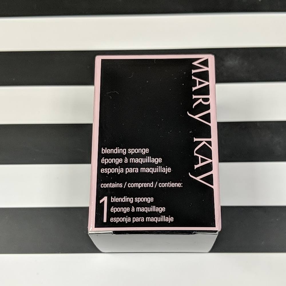 2/$20 Mary kay blending sponge